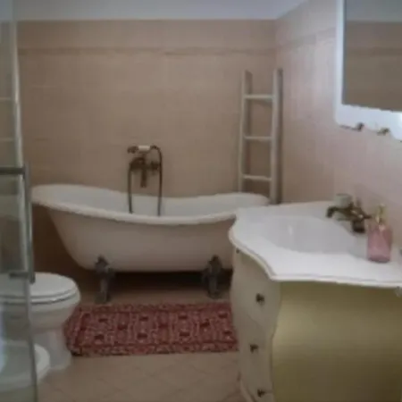 Dimora Della Corte Bed & Breakfast